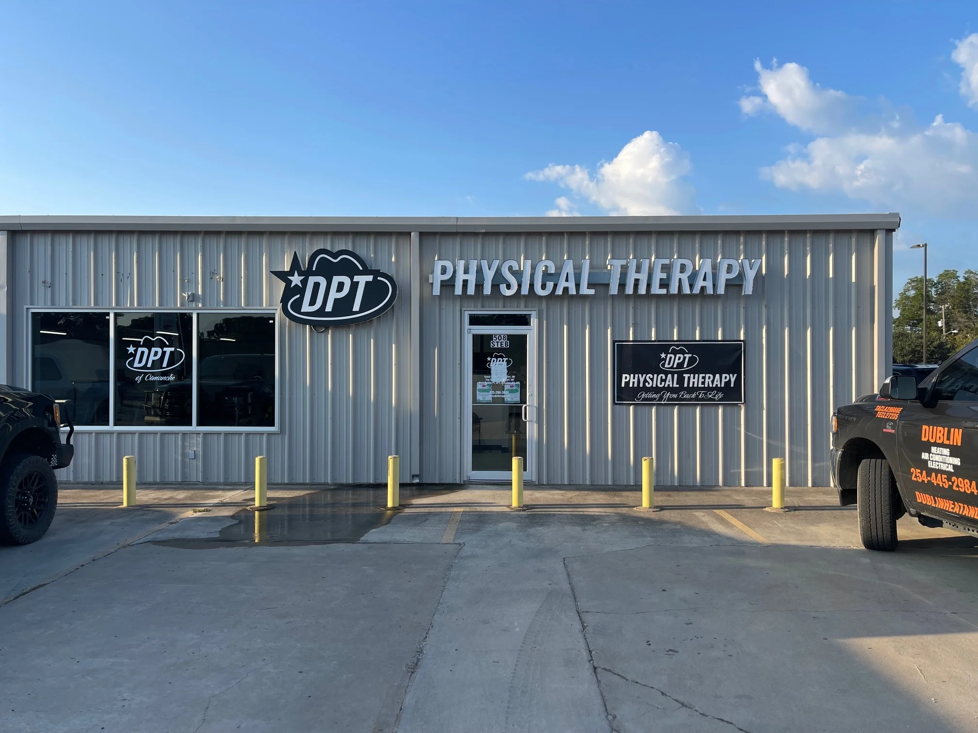 Comanche Clinic Front Pic